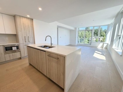 Photo 3 at 602 - 423 6th Street, Park Royal, West Vancouver