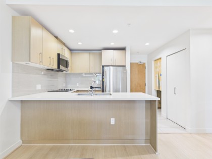 Photo 4 at 303 - 5981 Gray Avenue, University VW, Vancouver West