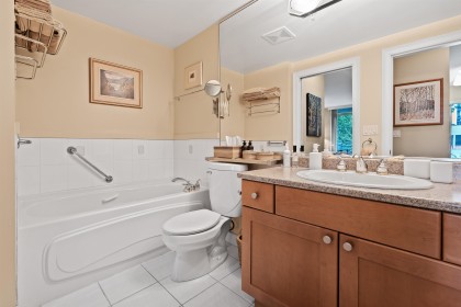 Photo 6 at 302 - 588 16th Street, Ambleside, West Vancouver