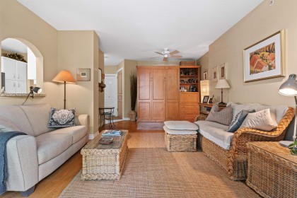 Photo 7 at 302 - 588 16th Street, Ambleside, West Vancouver