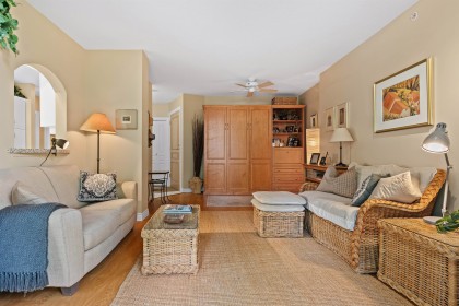 Photo 24 at 302 - 588 16th Street, Ambleside, West Vancouver