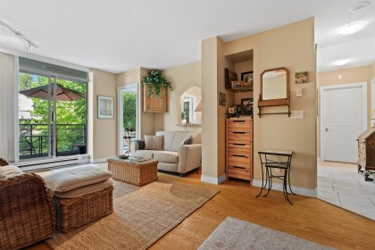 Photo 25 at 302 - 588 16th Street, Ambleside, West Vancouver