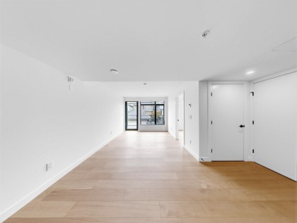 Photo 2 at 202 - 6485 Manitoba Street, Oakridge VW, Vancouver West