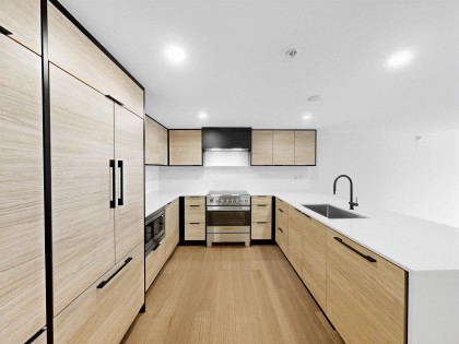 Photo 13 at 202 - 6485 Manitoba Street, Oakridge VW, Vancouver West
