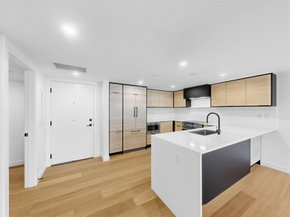 Photo 18 at 202 - 6485 Manitoba Street, Oakridge VW, Vancouver West