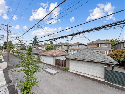 Photo 31 at 202 - 6485 Manitoba Street, Oakridge VW, Vancouver West