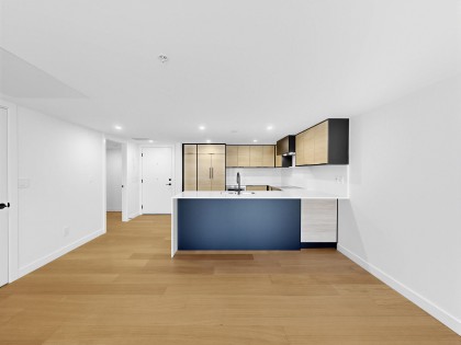 Photo 8 at 202 - 6485 Manitoba Street, Oakridge VW, Vancouver West