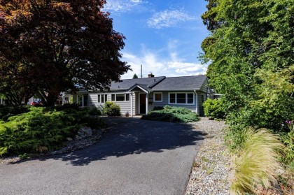 Photo 3 at 1140 Pinewood Crescent, Norgate, North Vancouver
