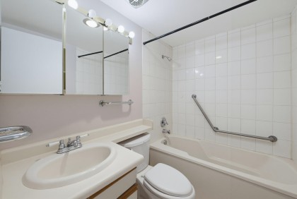 Photo 13 at 301 - 2125 W 2nd Avenue, Kitsilano, Vancouver West