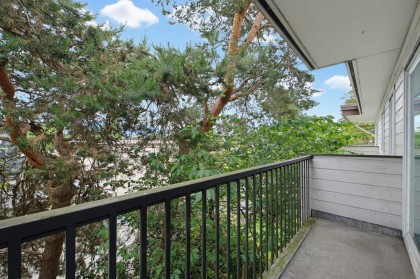 Photo 19 at 301 - 2125 W 2nd Avenue, Kitsilano, Vancouver West