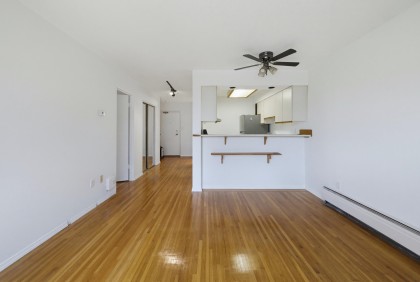 Photo 4 at 301 - 2125 W 2nd Avenue, Kitsilano, Vancouver West