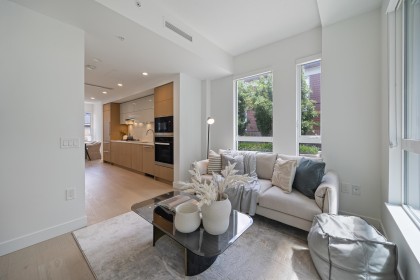 Photo 2 at 477 W King Edward Avenue, Vancouver West