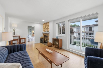 Photo 2 at 12 - 1949 W 8th Avenue, Kitsilano, Vancouver West