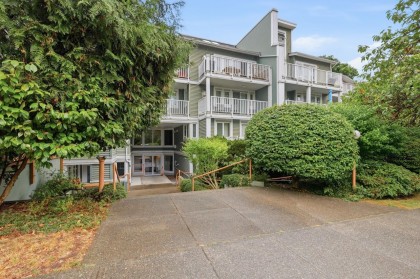 Photo 1 at 12 - 1949 W 8th Avenue, Kitsilano, Vancouver West