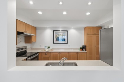 Photo 5 at 12 - 1949 W 8th Avenue, Kitsilano, Vancouver West