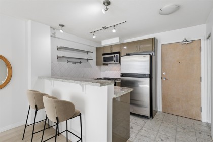 Photo 12 at 903 - 1328 W Pender Street, Vancouver West