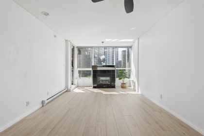 Photo 9 at 903 - 1328 W Pender Street, Vancouver West