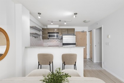 Photo 10 at 903 - 1328 W Pender Street, Vancouver West