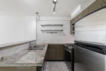 Photo 14 at 903 - 1328 W Pender Street, Vancouver West
