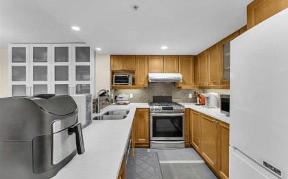 Photo 11 at 206 - 2071 W 42nd Avenue, Kerrisdale, Vancouver West