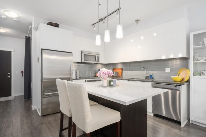 Photo 1 at 417 - 2665 Mountain Highway, Lynn Valley, North Vancouver