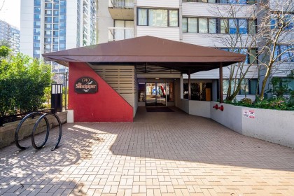 Photo 3 at 204 - 1740 Comox Street, West End VW, Vancouver West