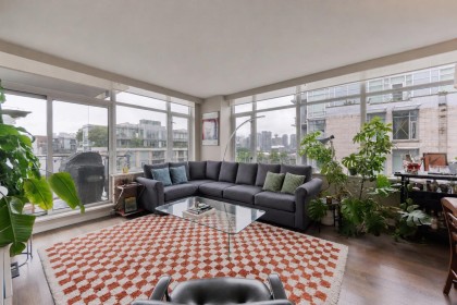 Photo 5 at 803 - 1661 Ontario Street, False Creek, Vancouver West