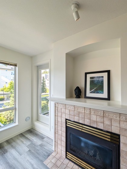 Photo 7 at 422 - 3629 Deercrest Drive, Roche Point, North Vancouver