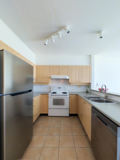 Photo 9 at 422 - 3629 Deercrest Drive, Roche Point, North Vancouver