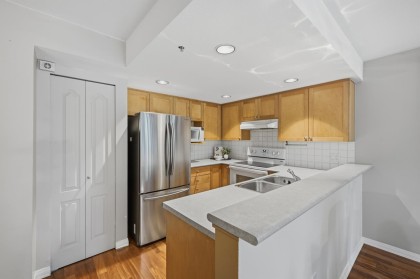 Photo 13 at 3018 W 4th Avenue, Kitsilano, Vancouver West