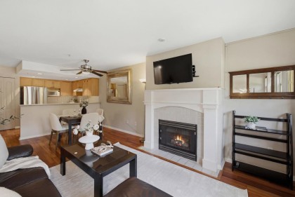 Photo 7 at 3018 W 4th Avenue, Kitsilano, Vancouver West