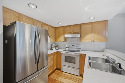 Photo 14 at 3018 W 4th Avenue, Kitsilano, Vancouver West