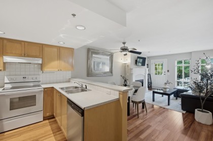 Photo 15 at 3018 W 4th Avenue, Kitsilano, Vancouver West