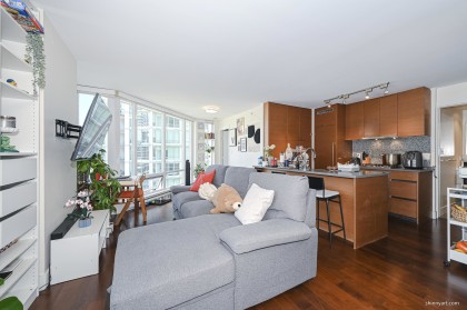 Photo 9 at 1107 - 565 Smithe Street, Downtown VW, Vancouver West