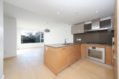 Photo 10 at 1581 W 57th Avenue, South Granville, Vancouver West
