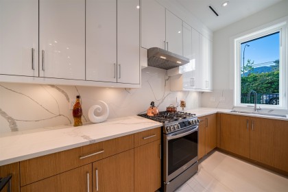 Photo 17 at 214 W 24th Street, Central Lonsdale, North Vancouver