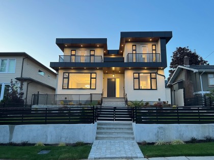 Photo 3 at 214 W 24th Street, Central Lonsdale, North Vancouver