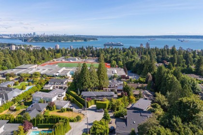 Photo 6 at 1764 Ottawa Place, Ambleside, West Vancouver
