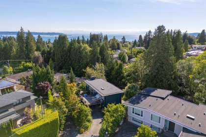 Photo 3 at 1764 Ottawa Place, Ambleside, West Vancouver