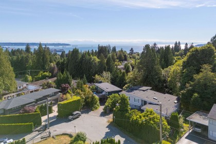 Photo 4 at 1764 Ottawa Place, Ambleside, West Vancouver
