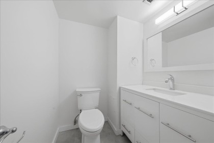 Photo 26 at 802 - 1745 Esquimalt Avenue, Ambleside, West Vancouver