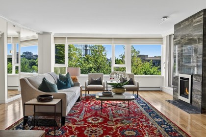 Photo 2 at 306 - 1383 Marinaside Crescent, Yaletown, Vancouver West