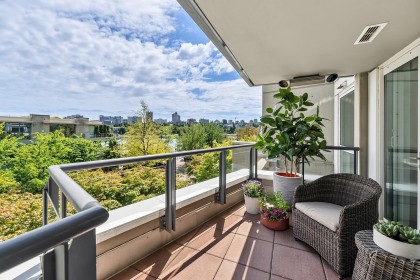 Photo 13 at 306 - 1383 Marinaside Crescent, Yaletown, Vancouver West
