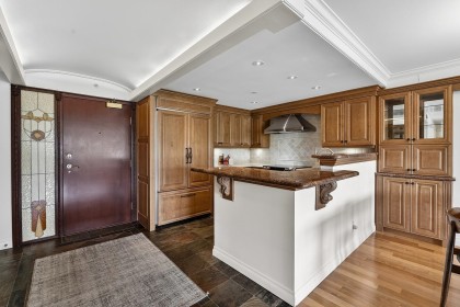 Photo 10 at 306 - 1383 Marinaside Crescent, Yaletown, Vancouver West
