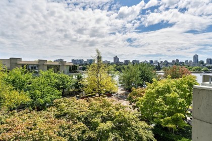 Photo 14 at 306 - 1383 Marinaside Crescent, Yaletown, Vancouver West