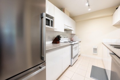 Photo 10 at 1 - 1386 W 6th Avenue, Fairview VW, Vancouver West
