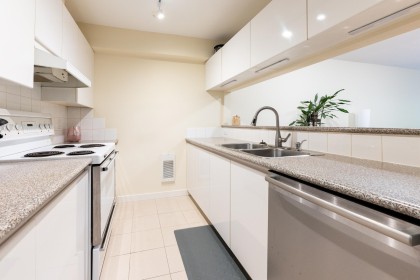 Photo 11 at 1 - 1386 W 6th Avenue, Fairview VW, Vancouver West
