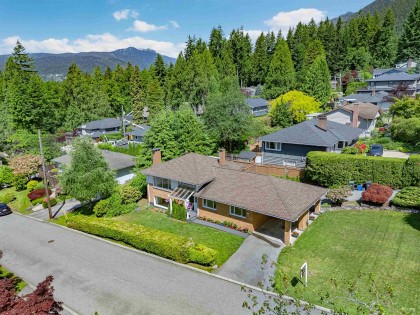 Photo 2 at 330 W Braemar Road, Upper Lonsdale, North Vancouver