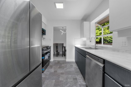 Photo 13 at 330 W Braemar Road, Upper Lonsdale, North Vancouver