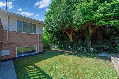 Photo 22 at 330 W Braemar Road, Upper Lonsdale, North Vancouver